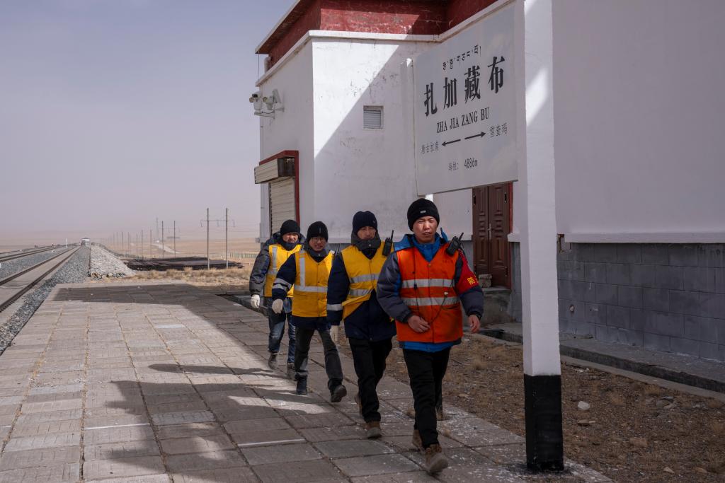 新春走基层丨奋斗在“天路”之巅的青春——探访青藏铁路海拔最高